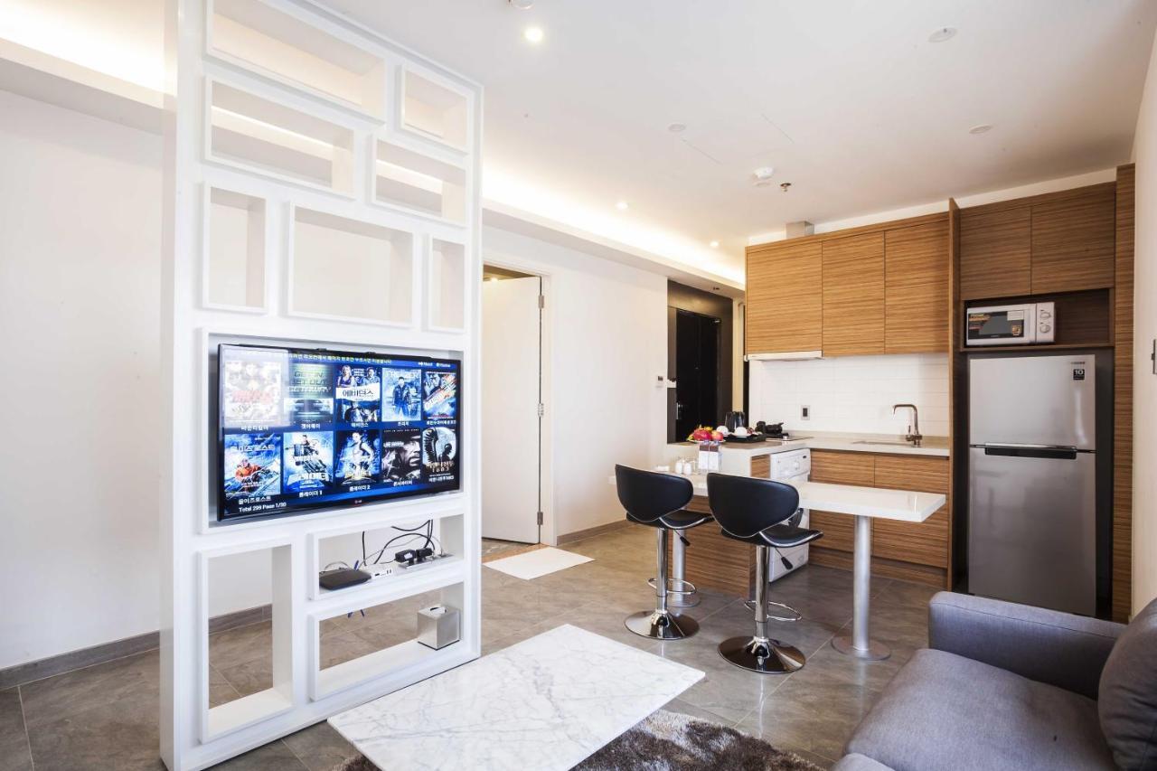 Charm Suite Residence Saigon โฮจิมินห์ซิตี้ ภายนอก รูปภาพ